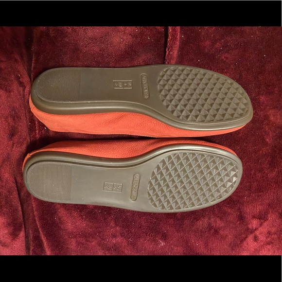 Shoes/flats - Picture 2 of 2